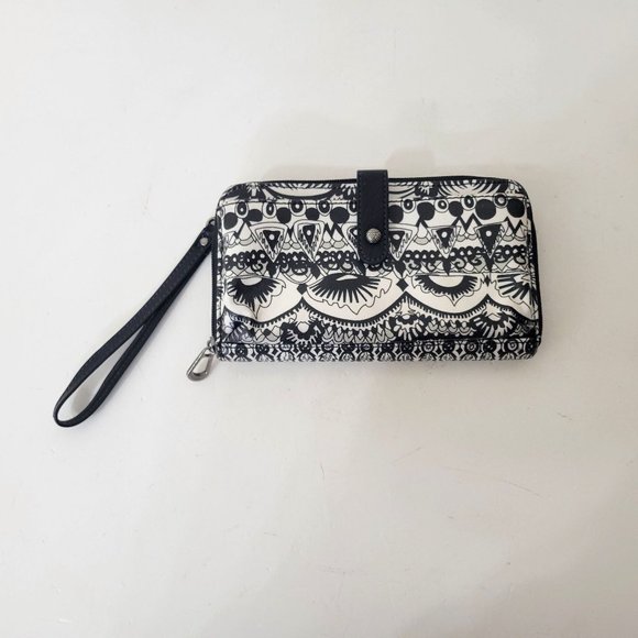 Sakroots Graphic Design Wristlet - Picture 5 of 5